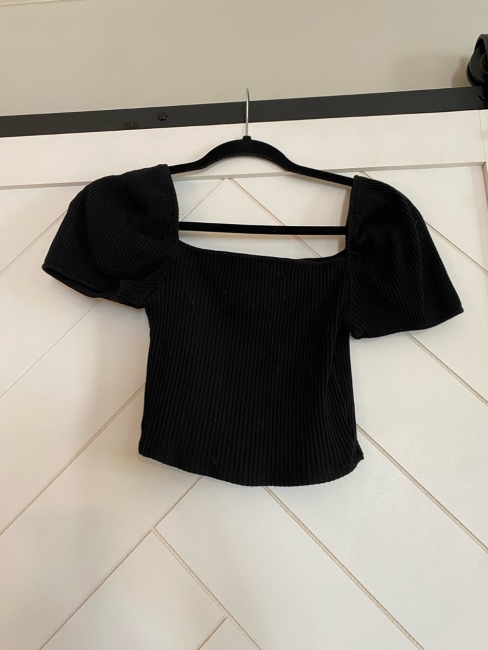 H&M Black Ribbed Puff Sleeve Square Crop Top